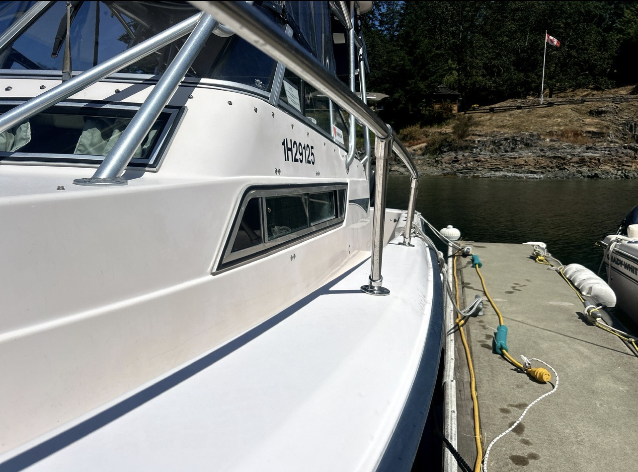 32ft Eagle-Craft hull polish metal coating Nanoose Bay